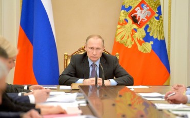 Путин указал на необходимость выполнения майских указов Путин указал на необходимость выполнения майских указов