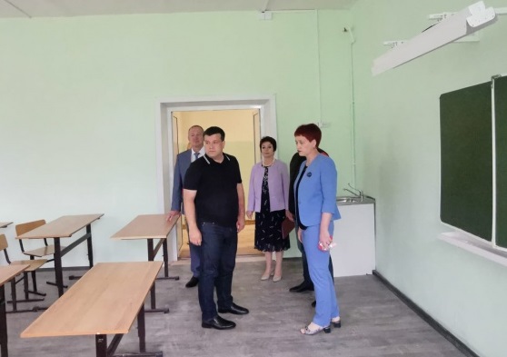 Представители профсоюзов Иркутской области принимают участие в кампании по приемке образовательных учреждений к учебному году