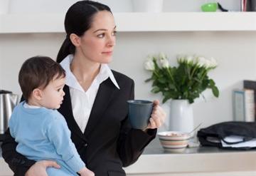 ФНПР предлагает дать женщинам с детьми право на дополнительный отпуск