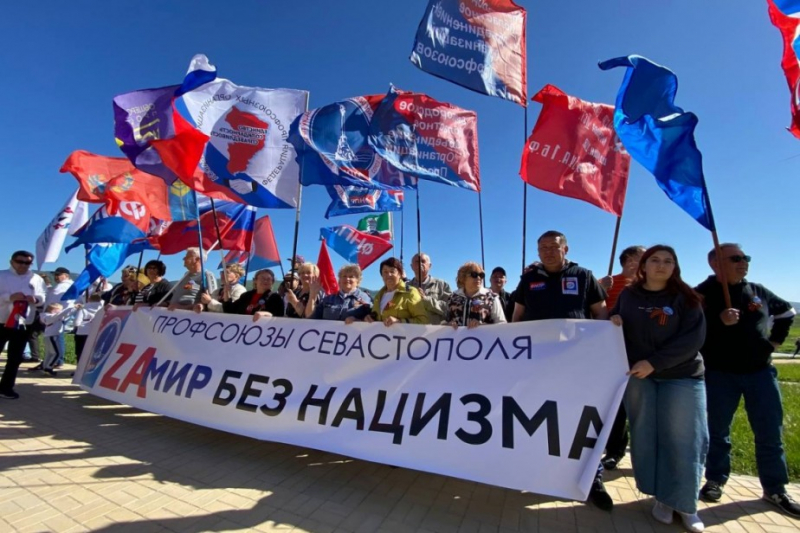 Профсоюзный автопробег завершился митингами в Севастополе и Волгограде