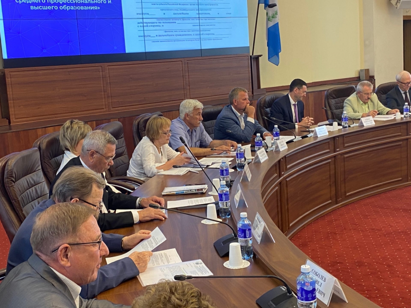 В Иркутской области подвели итоги выполнения регионального трехстороннего соглашения в 2021 году