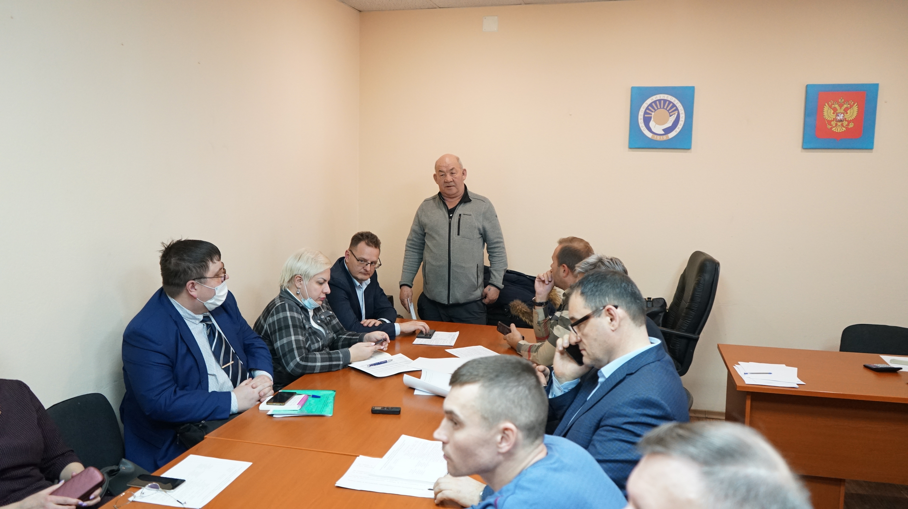 Низкие зарплаты, неукомплектованность штата